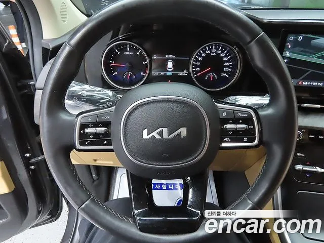 Kia Carnival Generation 4 — Фото автомобиля 13