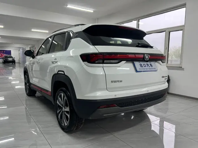 Changan CS35 Plus — Фото автомобиля 9