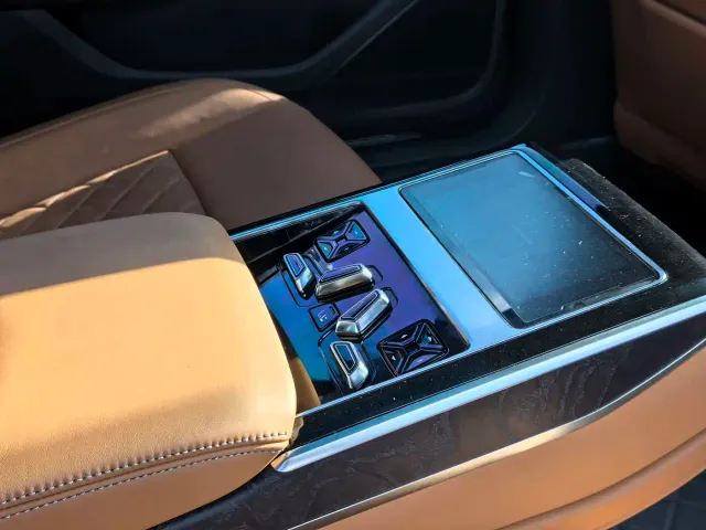 Audi A8 — Фото автомобиля 9