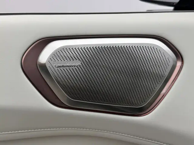 Lynk & Co 900 — Фото автомобиля 15