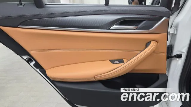 BMW 5 Series G30 — Фото автомобиля 25