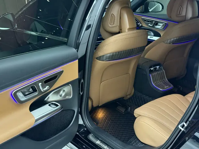 Mercedes-Benz E-Class — Фото автомобиля 8