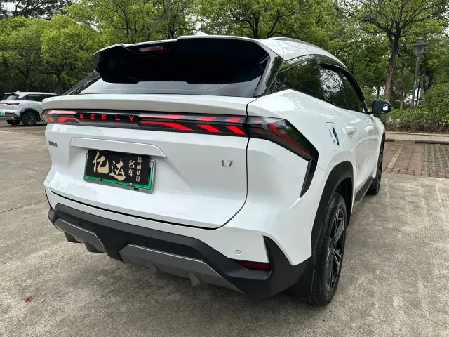 Geely Galaxy L7 — Фото автомобиля 19