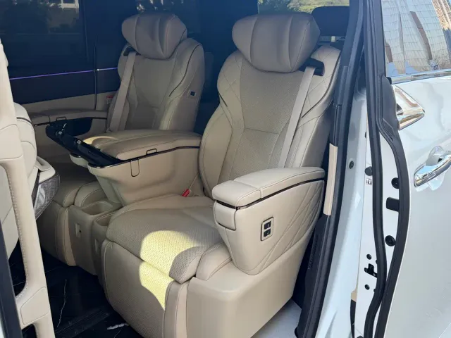 Toyota Alphard — Фото автомобиля 8