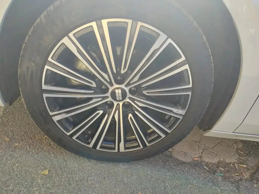 Geely Galaxy Galaxy A7 2025 EM-i — Фото автомобиля 24