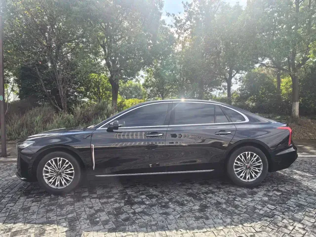 Hongqi H5 — Фото автомобиля 3