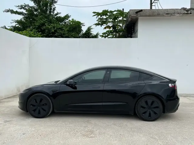 Tesla Model 3 2025 Model Rear-Wheel Drive Edition — Фото автомобиля 3