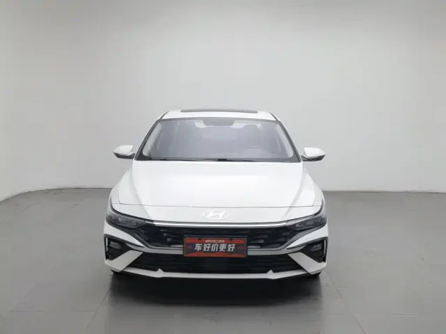 Hyundai Elantra — Фото автомобиля 3