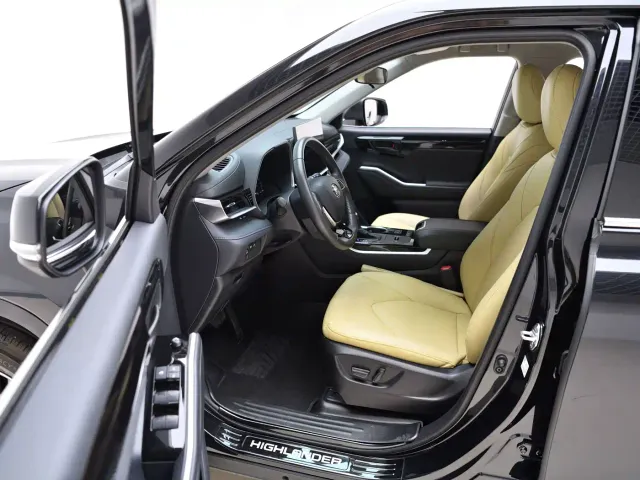 Toyota Highlander — Фото автомобиля 11