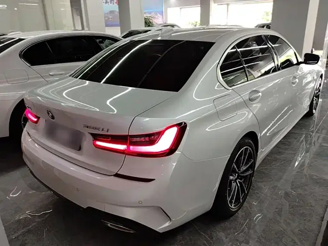 BMW 3 Series — Фото автомобиля 5