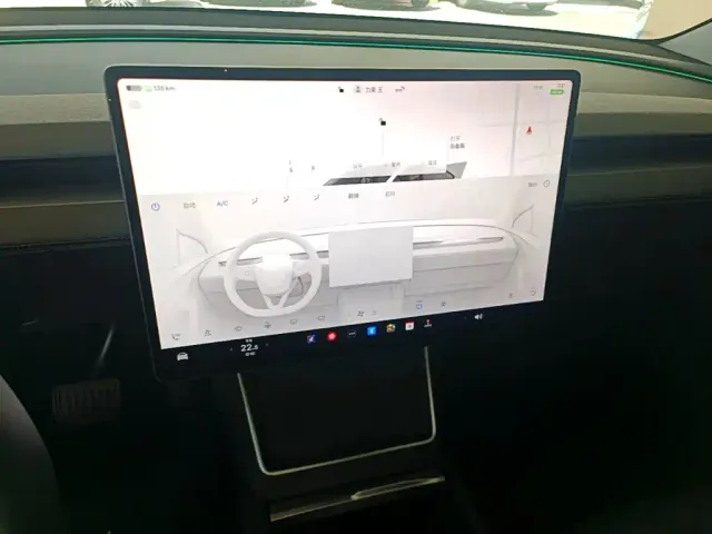 Tesla Model Y — Фото автомобиля 12