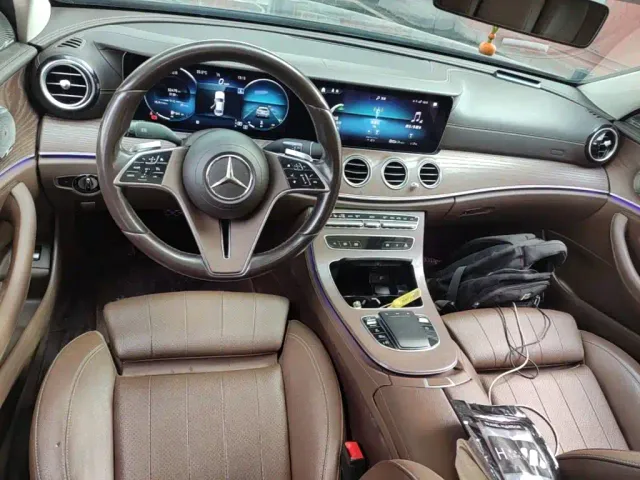 Mercedes-Benz E-Class — Фото автомобиля 9