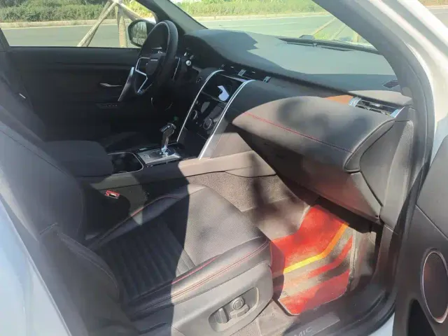 Land Rover Discovery Sport — Фото автомобиля 8