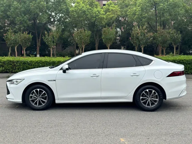 BYD Qin PLUS — Фото автомобиля 12