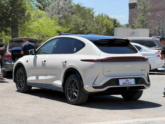 IM Motors LS7 — Фото автомобиля 7
