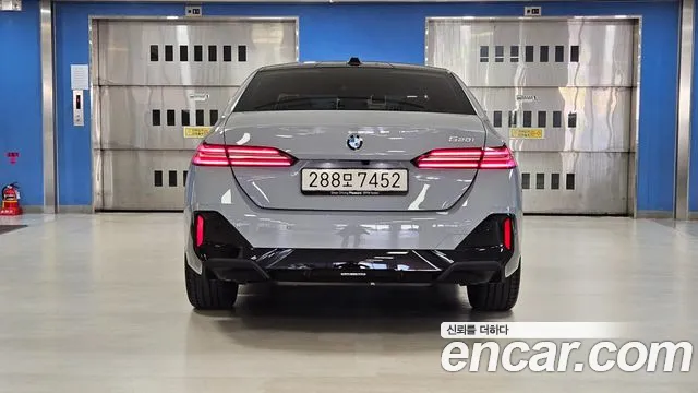 BMW 5 Series G60 — Фото автомобиля 4