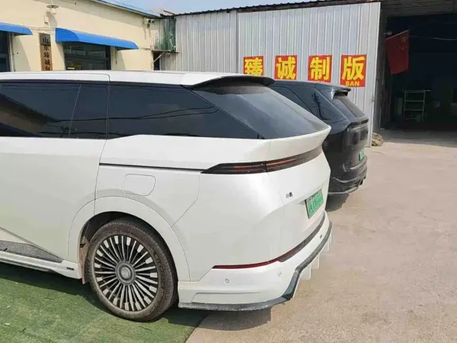 Xpeng X9 — Фото автомобиля 4