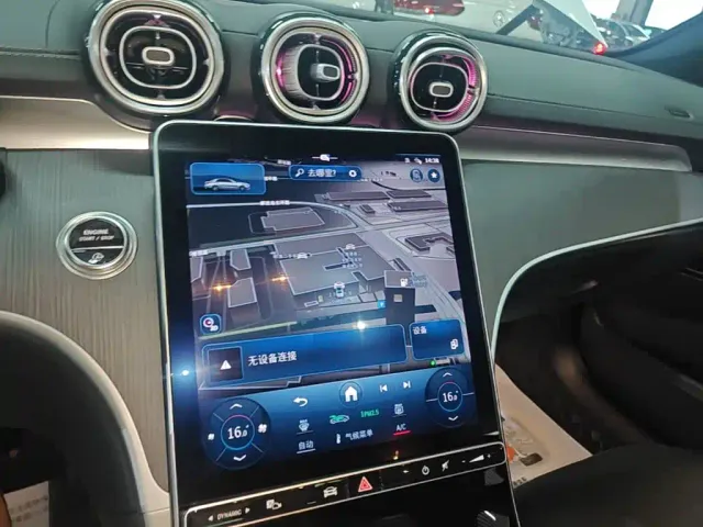 Mercedes-Benz C-Class — Фото автомобиля 12