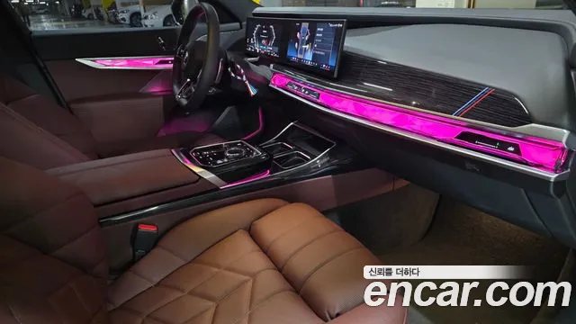 BMW 7 Series G70 — Фото автомобиля 14