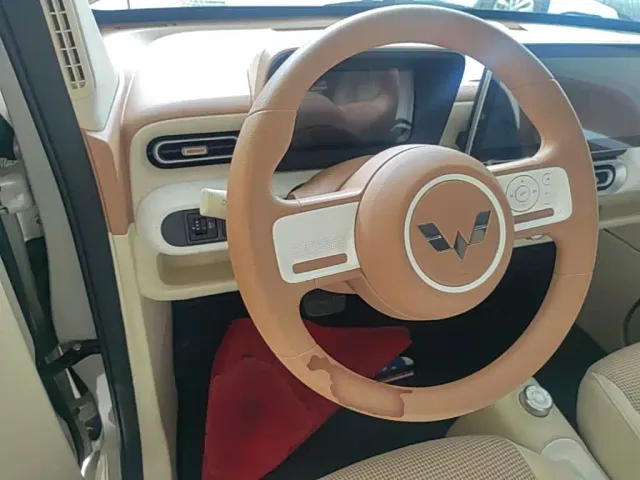 Wuling Hongguang Mini EV — Фото автомобиля 10