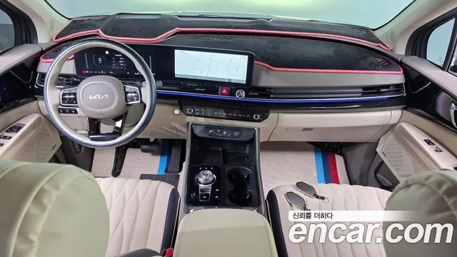 Kia Carnival Generation 4 — Фото автомобиля 10