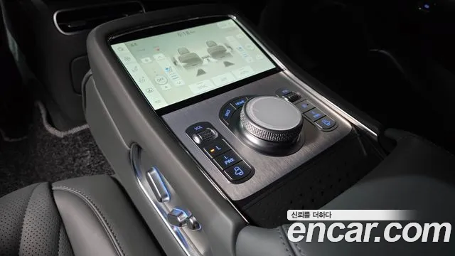 Genesis G90 Бензин 3.5 турбо AWD — Фото автомобиля 28