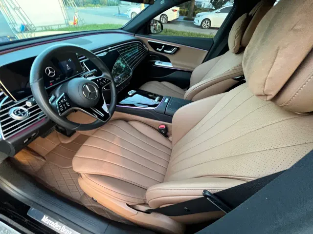 Mercedes-Benz E-Class — Фото автомобиля 12