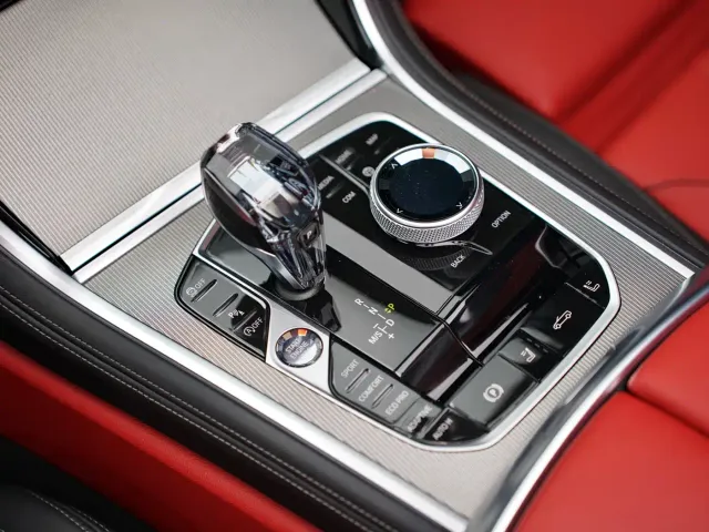 BMW 8 Series — Фото автомобиля 12