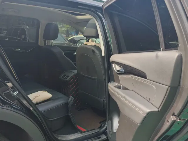 Buick Envision Plus — Фото автомобиля 10