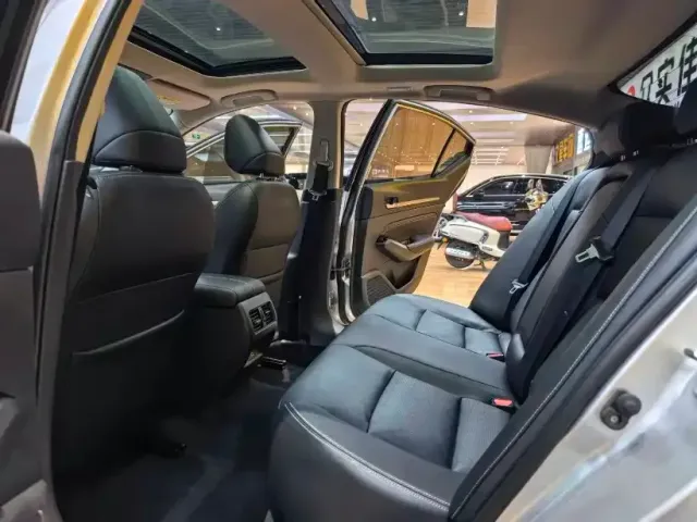 Nissan Teana — Фото автомобиля 5