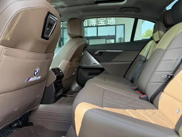 BMW 5 Series — Фото автомобиля 9