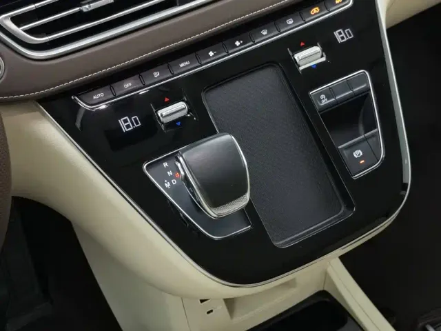 Bestune Besturn M9 — Фото автомобиля 13