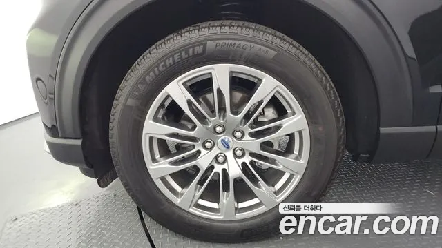Ford Explorer — Фото автомобиля 4