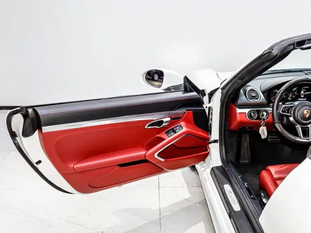 Porsche 718 — Фото автомобиля 7