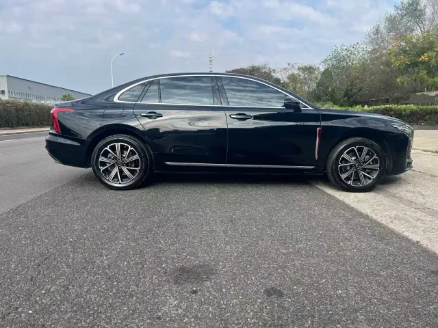 Hongqi H5 PHEV — Фото автомобиля 10