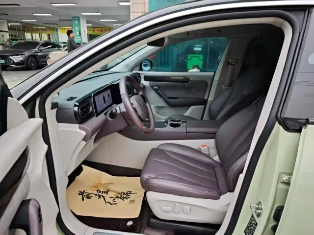 Leapmotor C11 — Фото автомобиля 6