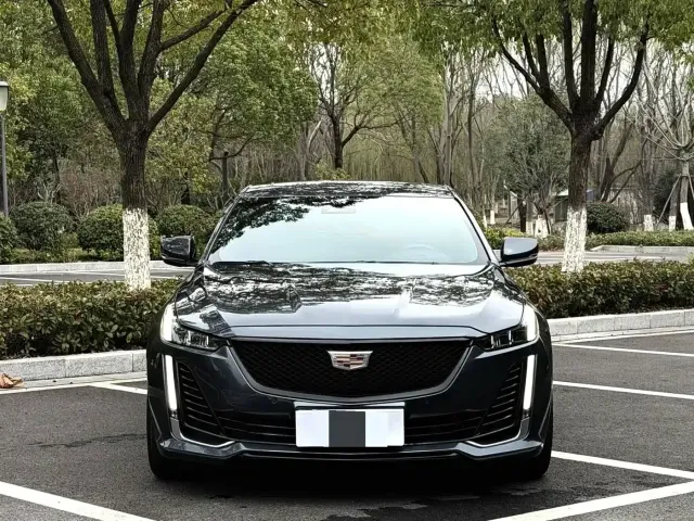 Cadillac CT5 — Фото автомобиля 2