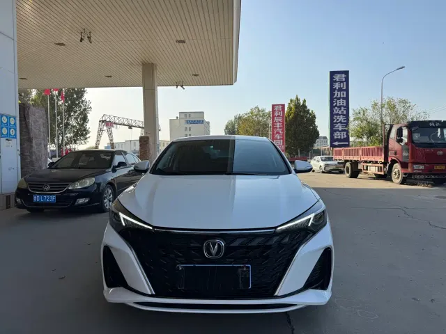 Changan Eado — Фото автомобиля 5