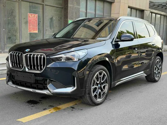 Фотография автомобиля — BMW X1