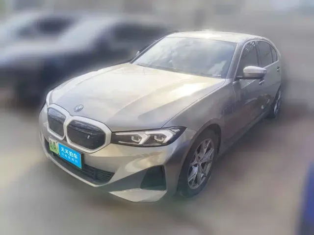 Фотография автомобиля — BMW i3