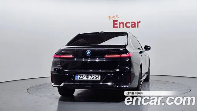 BMW 7-Series 7 серия (G70) — Фото автомобиля 4