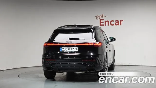 Audi Q5 45 TFSI quattro S Line — Фото автомобиля 4