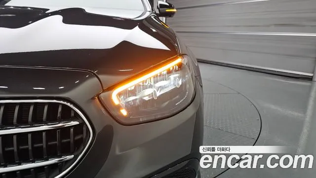 Mercedes-Benz E-Class — Фото автомобиля 22