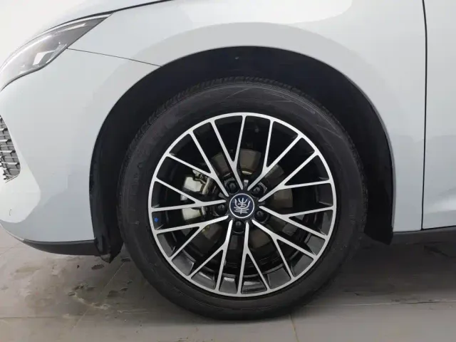BYD Qin L — Фото автомобиля 17