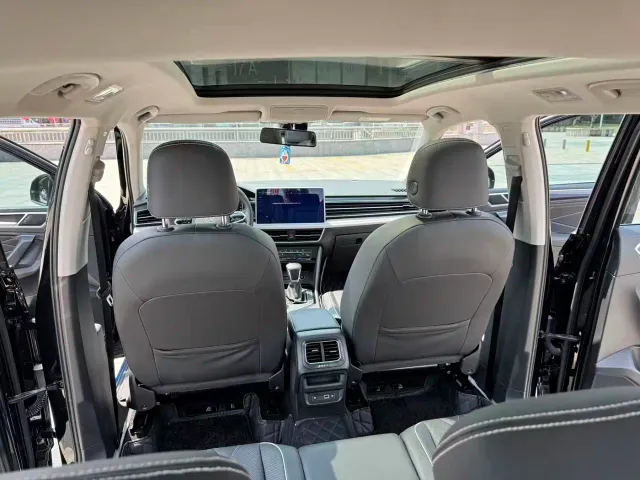 Volkswagen Tiguan L — Фото автомобиля 19