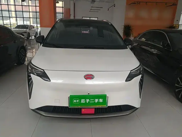 GAC Aion Y — Фото автомобиля 2