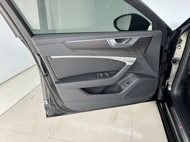 Audi A6L — Фото автомобиля 9