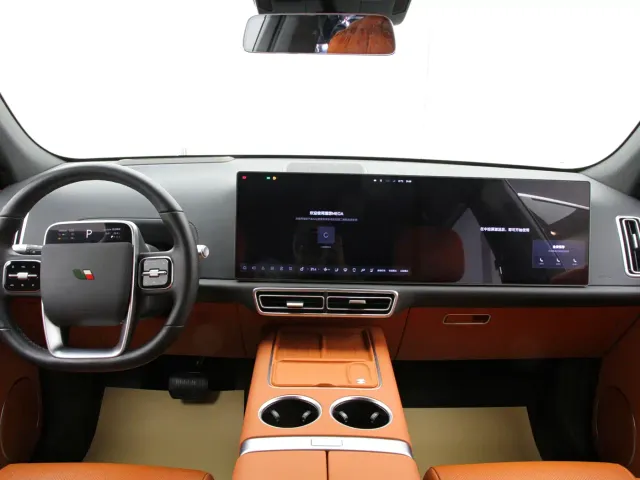 Li Auto L7 — Фото автомобиля 5