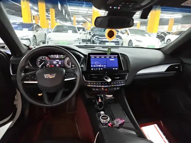 Cadillac CT5 — Фото автомобиля 12