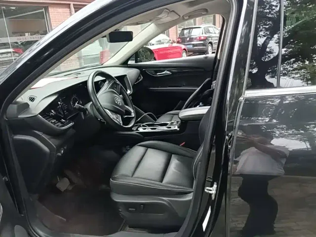 Buick Envision Plus — Фото автомобиля 14